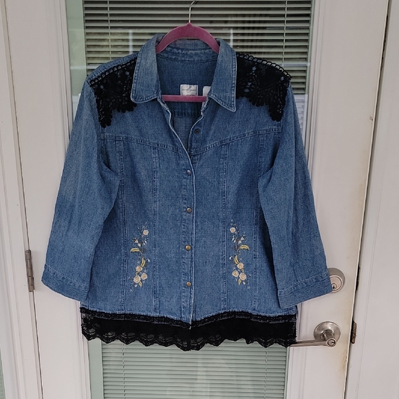Emma James Jackets & Blazers - Emma James Denim Shacket Lace & Floral Embroidery Sz 14 Snap Buttons Vintage